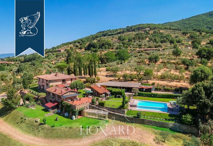 Image No.2-8 Bed Farmhouse for sale