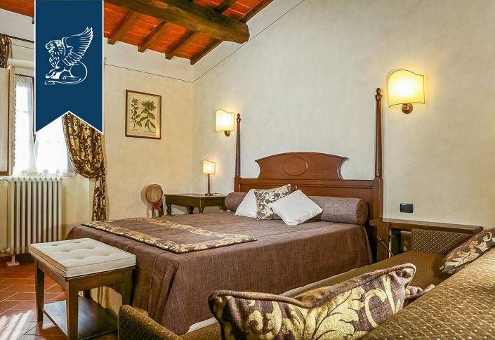 Image No.40-8 Bed Farmhouse for sale