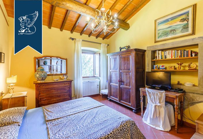 Image No.44-8 Bed Farmhouse for sale