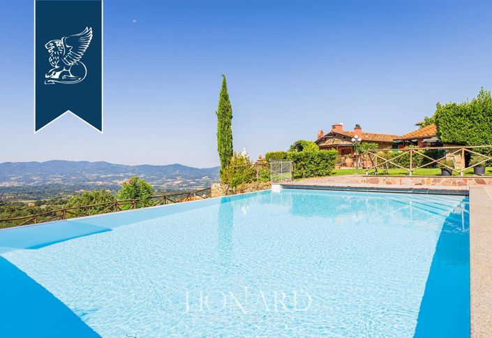 Image No.9-8 Bed Farmhouse for sale