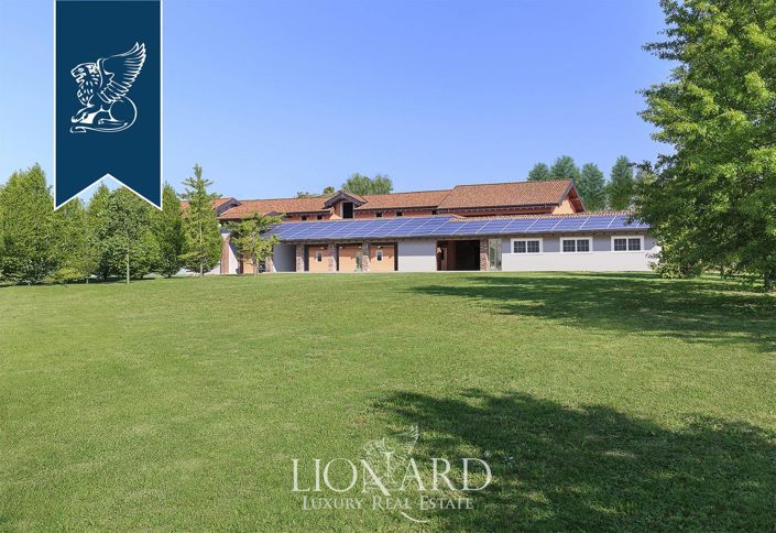 Image No.9-18 Bed Villa for sale