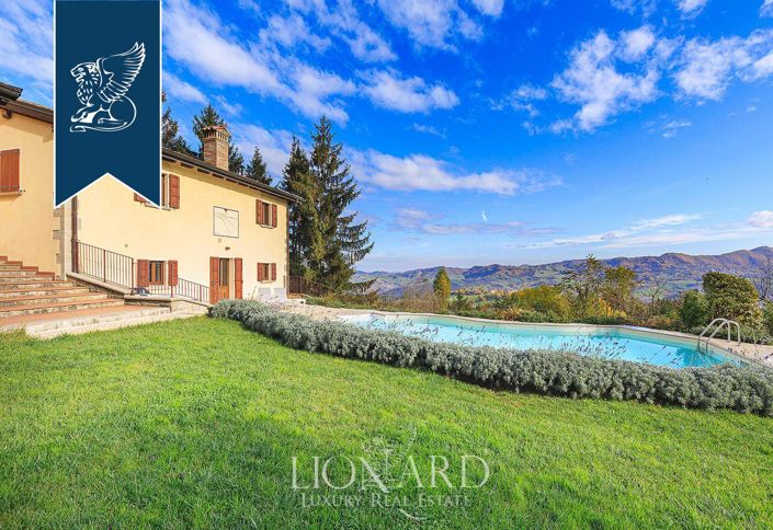 Image No.10-10 Bed Villa for sale