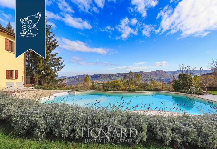 Image No.11-10 Bed Villa for sale