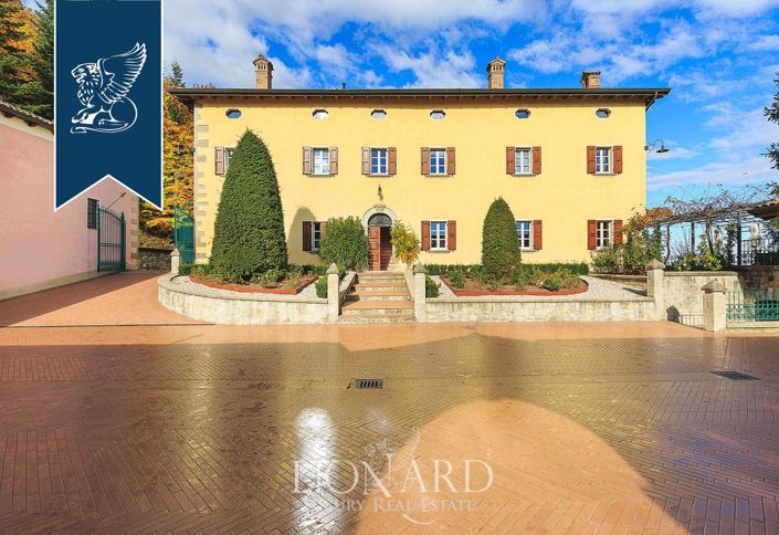 Image No.18-10 Bed Villa for sale