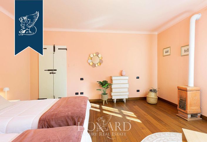 Image No.46-10 Bed Villa for sale