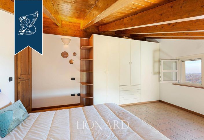 Image No.50-10 Bed Villa for sale