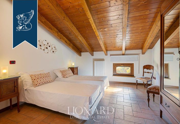 Image No.51-10 Bed Villa for sale