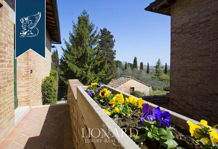 Image No.22-10 Bed Country House for sale