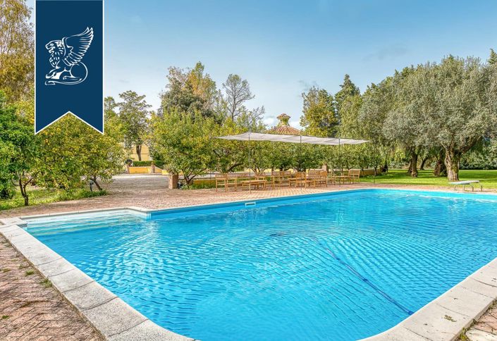 Image No.13-20 Bed Farmhouse for sale