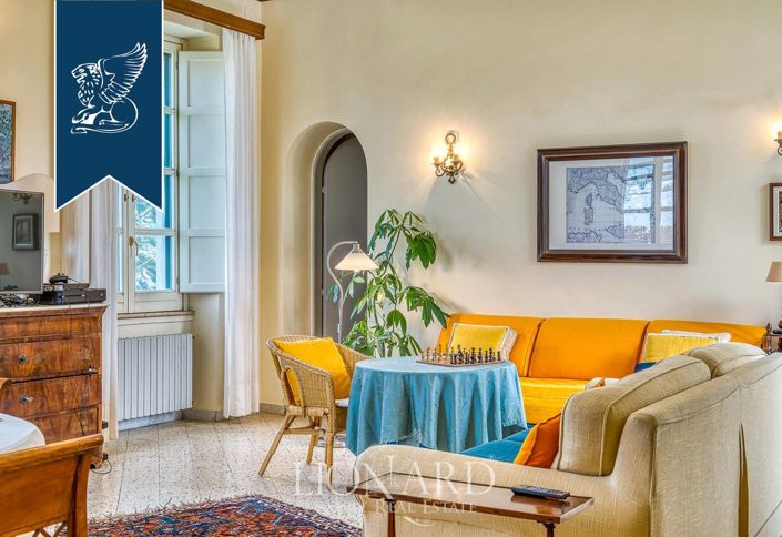 Image No.17-20 Bed Farmhouse for sale