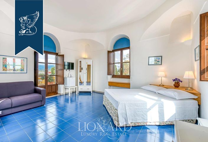 Image No.19-20 Bed Farmhouse for sale