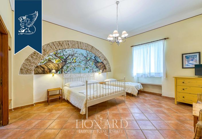 Image No.21-20 Bed Farmhouse for sale