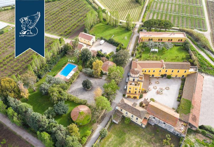 Image No.32-20 Bed Farmhouse for sale