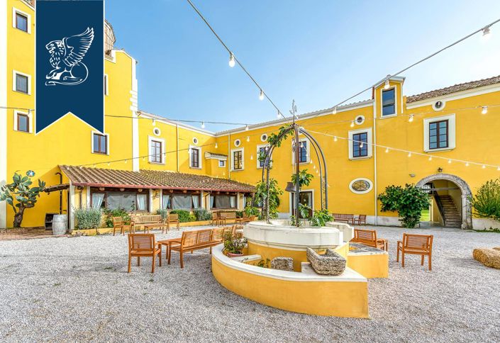 Image No.4-20 Bed Farmhouse for sale