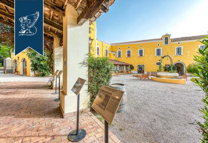 Image No.6-20 Bed Farmhouse for sale