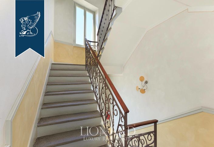 Image No.11-8 Bed Villa for sale