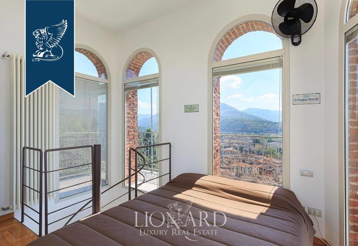 Image No.19-8 Bed Villa for sale