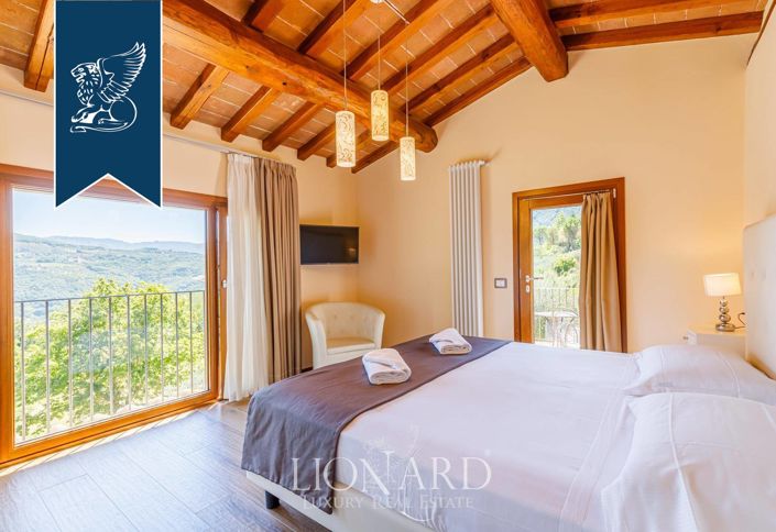 Image No.19-12 Bed Farmhouse for sale