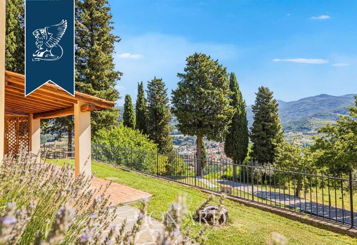 Image No.7-12 Bed Farmhouse for sale