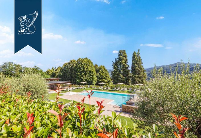 Image No.9-12 Bed Farmhouse for sale