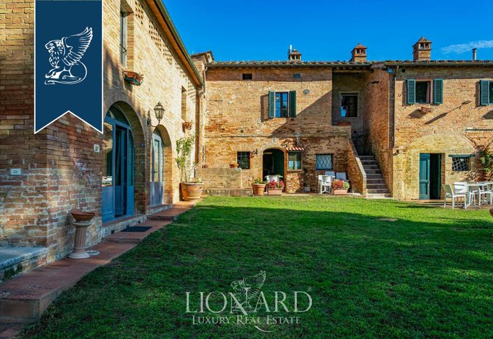 Image No.11-7 Bed Farmhouse for sale