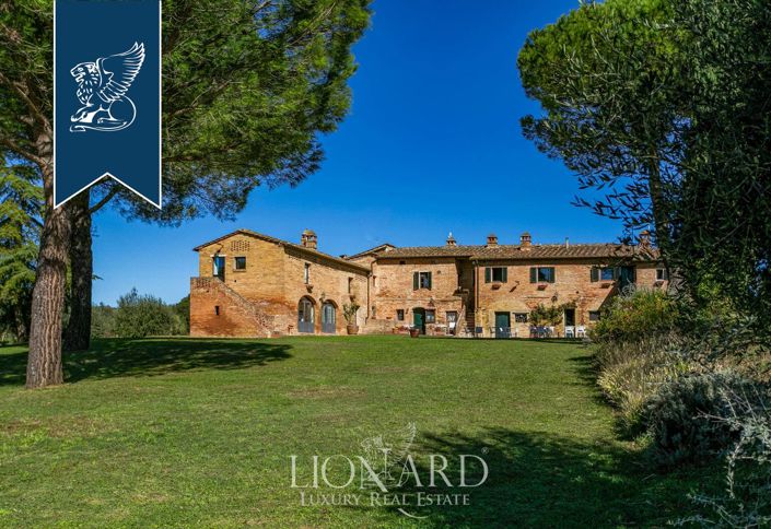 Image No.13-7 Bed Farmhouse for sale