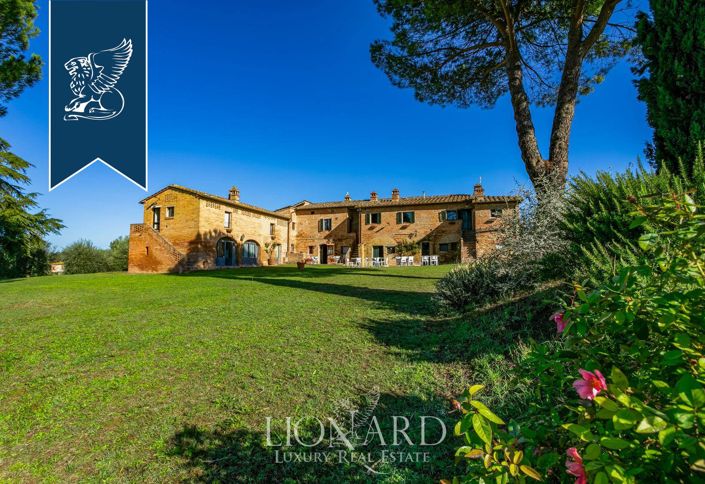 Image No.16-7 Bed Farmhouse for sale