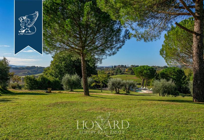 Image No.18-7 Bed Farmhouse for sale