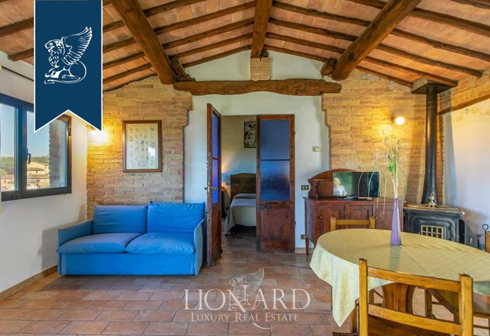 Image No.26-7 Bed Farmhouse for sale