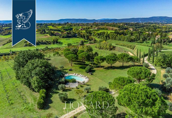 Image No.3-7 Bed Farmhouse for sale