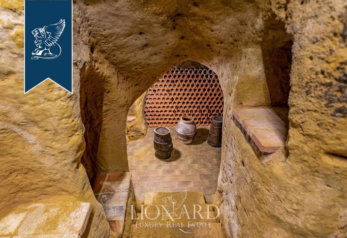 Image No.32-7 Bed Farmhouse for sale