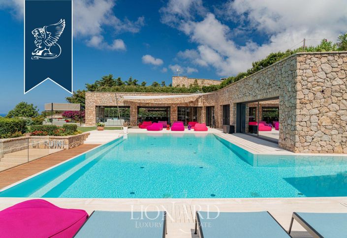 Image No.19-14 Bed Villa for sale