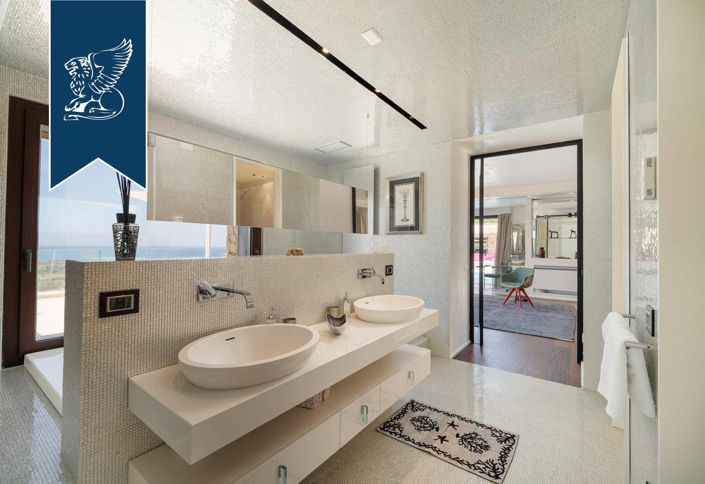 Image No.42-14 Bed Villa for sale