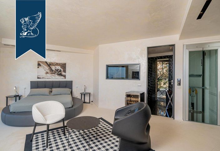 Image No.54-14 Bed Villa for sale