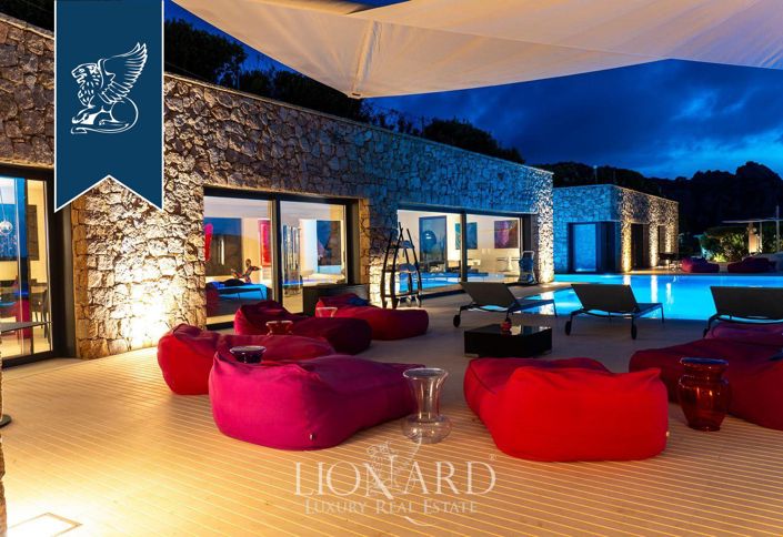 Image No.87-14 Bed Villa for sale