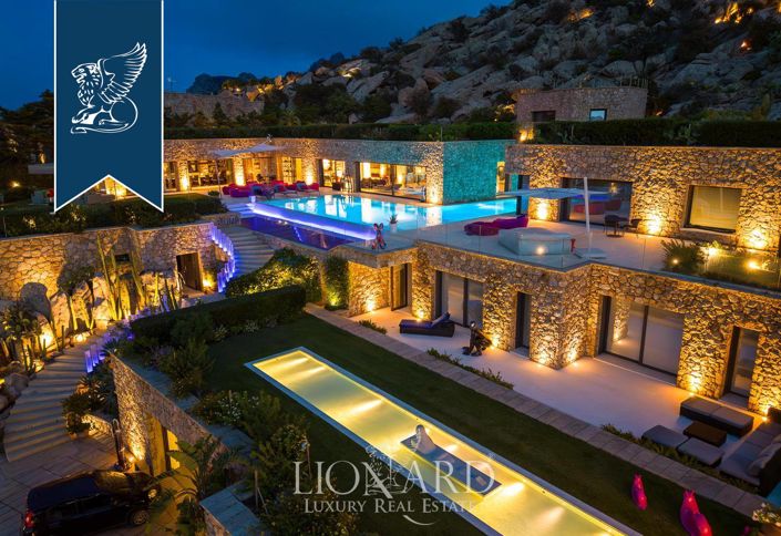 Image No.90-14 Bed Villa for sale