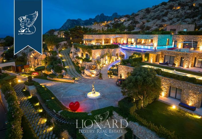 Image No.93-14 Bed Villa for sale