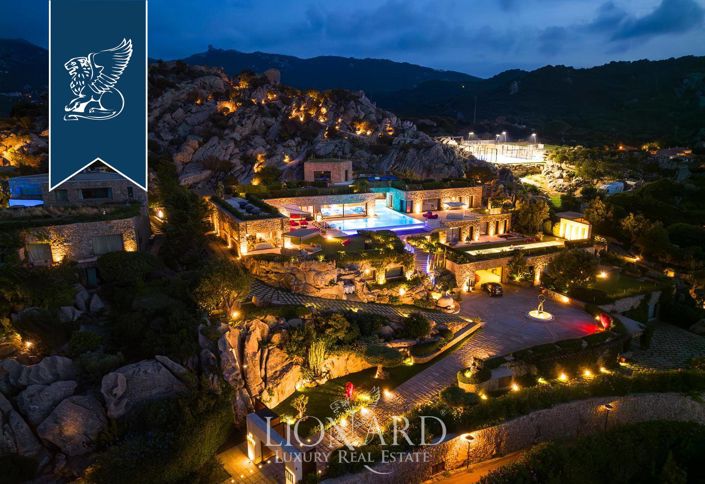 Image No.94-14 Bed Villa for sale