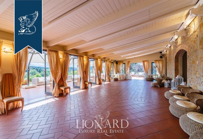 Image No.41-33 Bed Farmhouse for sale