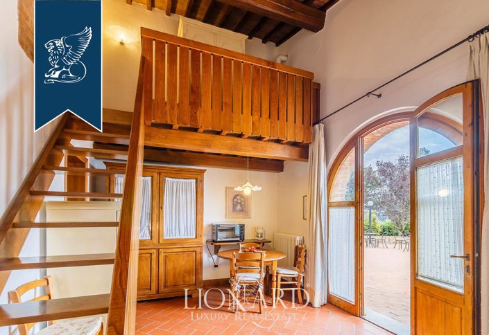 Image No.44-33 Bed Farmhouse for sale