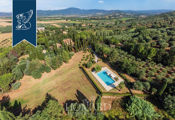Image No.1-6 Bed Villa for sale