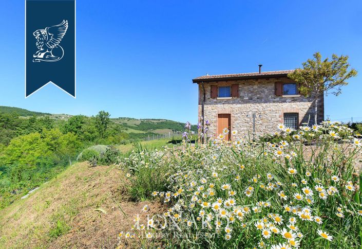 Image No.16-14 Bed Farmhouse for sale