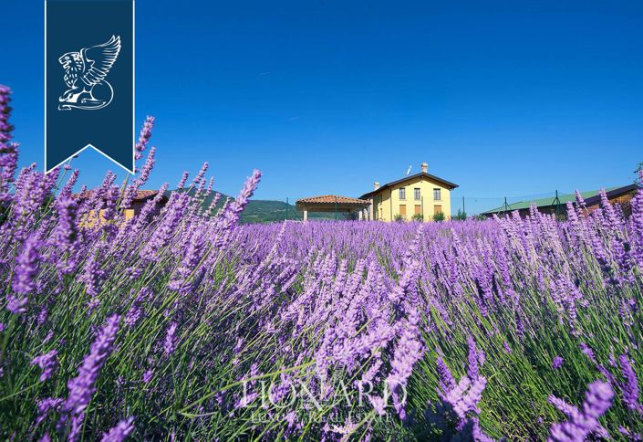 Image No.2-14 Bed Farmhouse for sale