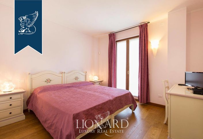 Image No.37-14 Bed Farmhouse for sale