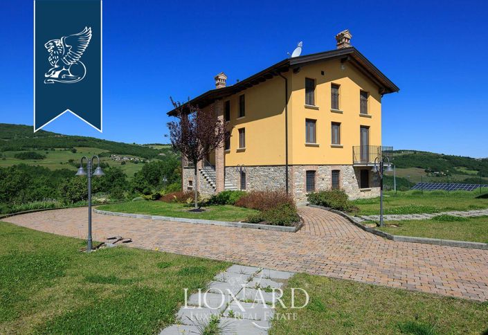 Image No.5-14 Bed Farmhouse for sale