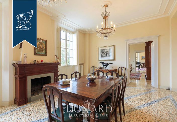 Image No.15-8 Bed Villa for sale