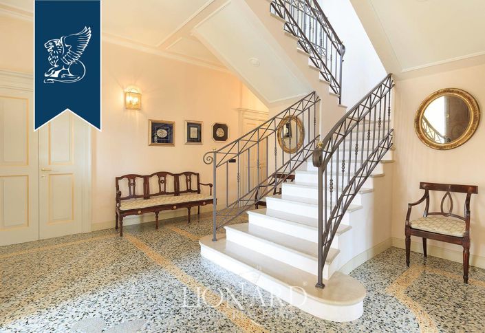 Image No.19-8 Bed Villa for sale