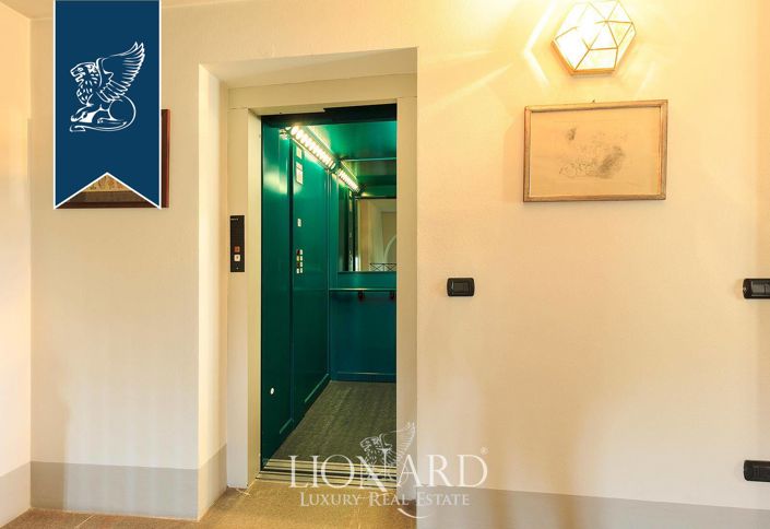 Image No.20-8 Bed Villa for sale