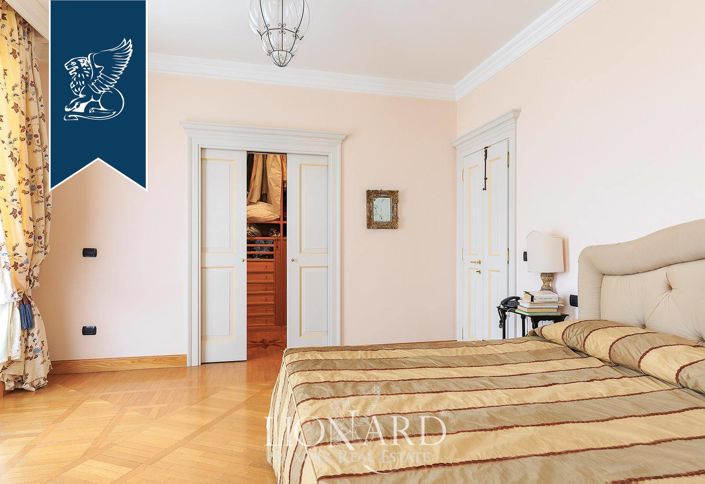 Image No.25-8 Bed Villa for sale