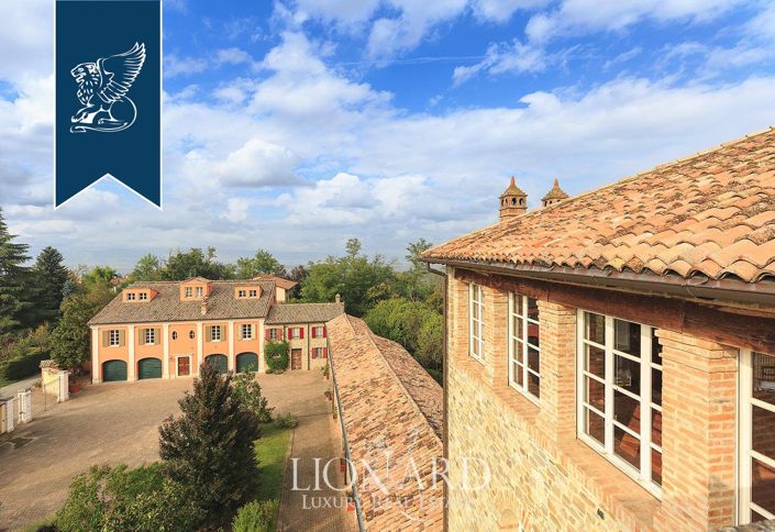 Image No.31-8 Bed Villa for sale